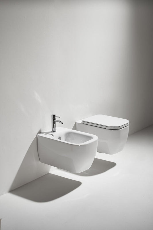 Sanitari Simas serie ENGES  sospesi : vaso, sedile soft close, bidet