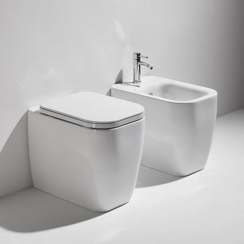 Sanitari Simas serie ENGES filo muro: vaso, sedile soft close, bidet